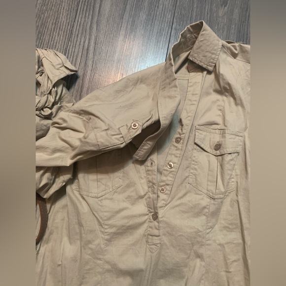 Beige dress with belt - Picture 4 of 5